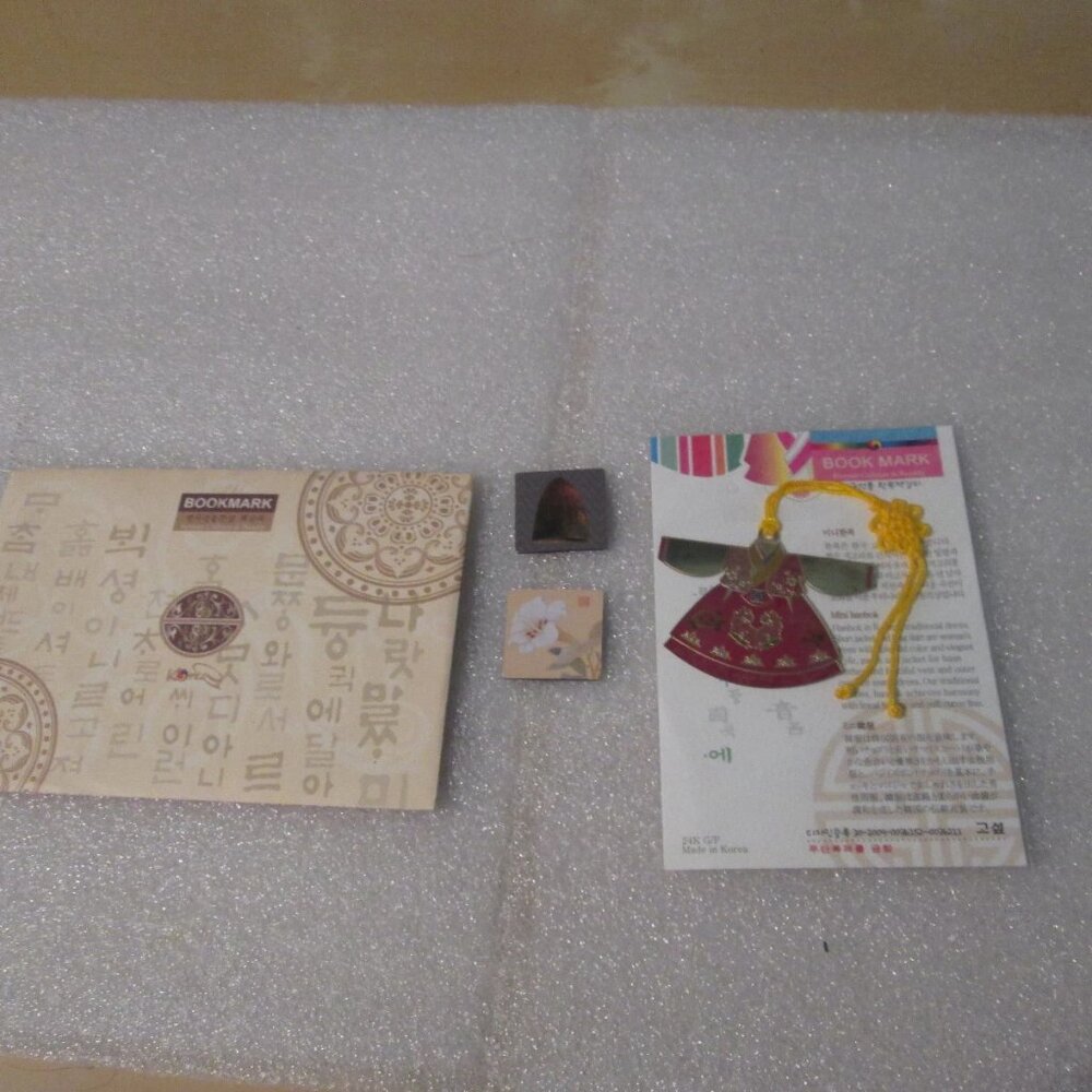 Bookmark Korean Culture Hanbok Dress 24K Gold New in Wrapper